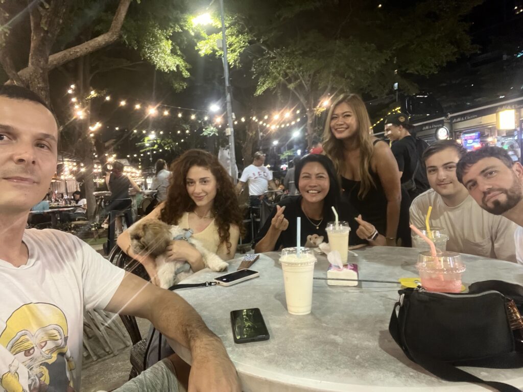 outdoor dinner bangkok petfriedly